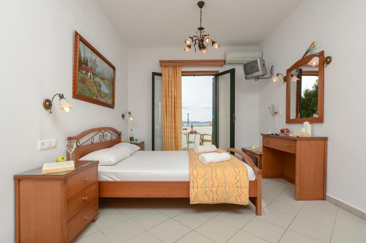 Dolphin Studios Agia Anna  Exterior photo